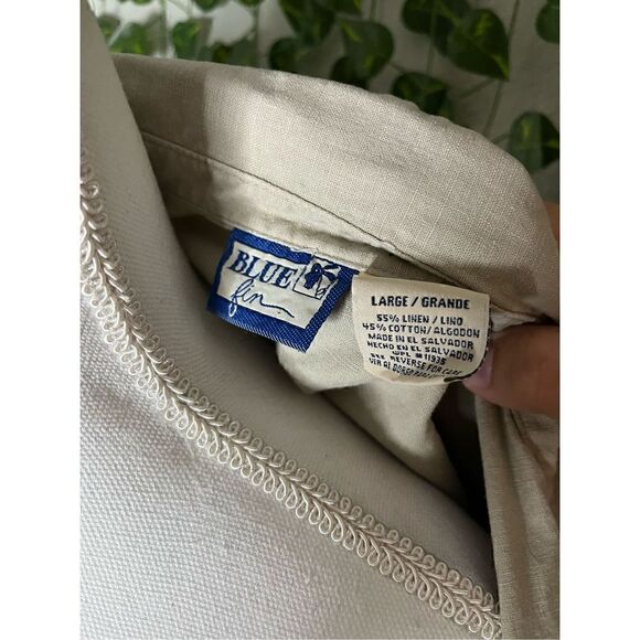 Vintage Blue Fin Pearl Button Up Collared Shirt - Picture 7 of 7